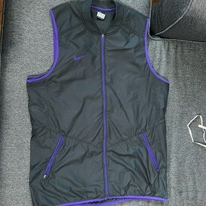 Nike running vest in charcoal grey size XLT